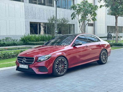 Mercedes Benz E Class 2020 E300 AMG - 49000 km