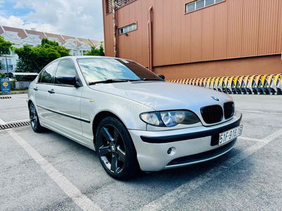 BMW 325i - biển số Vip