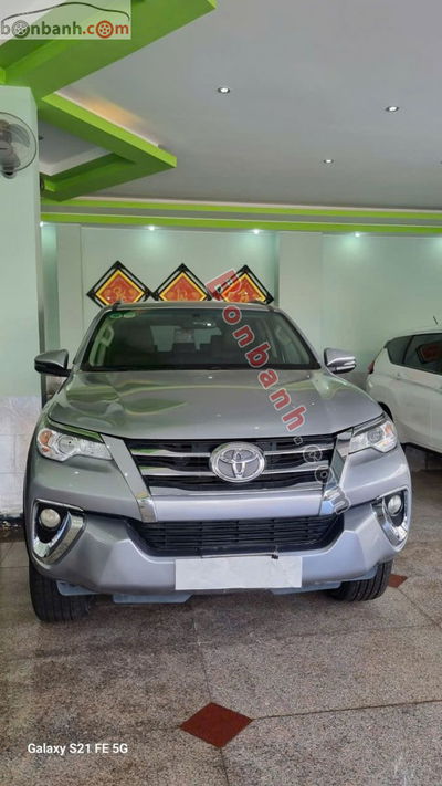 Xe Toyota Fortuner 2.4G 4x2 AT 2019