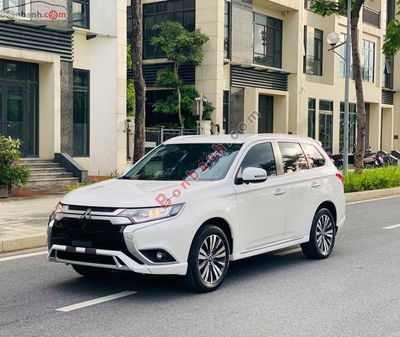 Xe Mitsubishi Outlander 2.0 CVT 2022