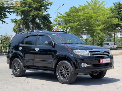 Xe Toyota Fortuner 2.7V 4X2 AT 2016