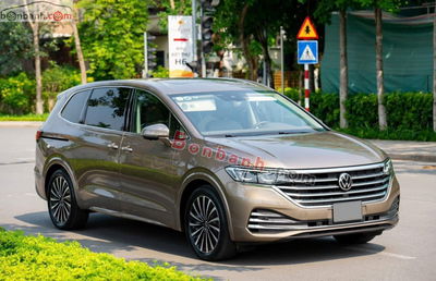 Xe Volkswagen Viloran Luxury 2024