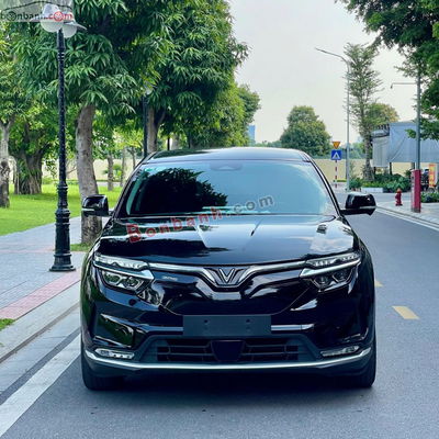 Xe VinFast VF8 Eco 2023