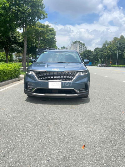 Kia Carnival 2022 2.2D Signature odo 34.000 Km