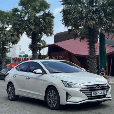 Siêu lướt Elantra 2021 chỉ 8.000km sai km tặng xe