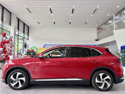 VinFast VF8 2024 S - 25 km