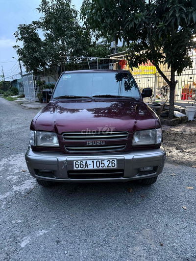 Isuzu Trooper 2000 SE - 300000 km. zin 90%. 2 Cầu