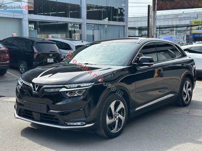 Xe VinFast VF8 Eco 2023