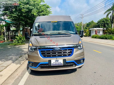 Xe Ford Transit Tiêu chuẩn 2022