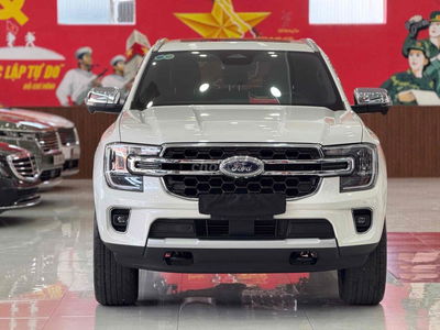 Ford Everest Titanium 4x2 odo 9.000km