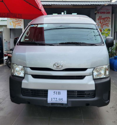 Toyota Hiace 2015 máy xăng zin đẹp -180000 km