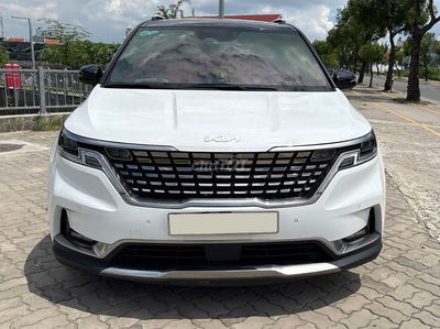 Kia Carnival 2023 Signature 2.2D - 27500 km