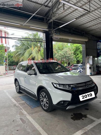 Xe Mitsubishi Outlander 2.0 CVT Premium 2019
