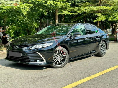 Xe Toyota Camry 2.0Q 2022