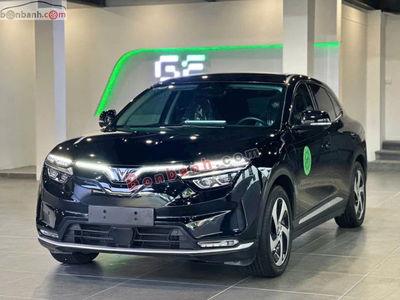 Xe VinFast VF8 Eco 2023