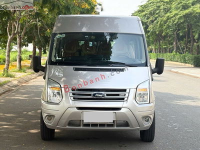 Xe Ford Transit SVP 2019