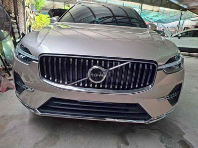 Volvo XC60 2023 Ultimate Bright B6 AWD - 10000 km