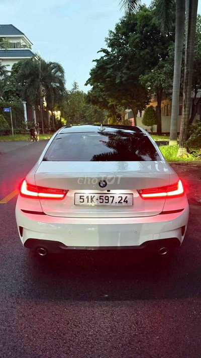 BMW 3 Series 2022 320i M Sport - 27000 km