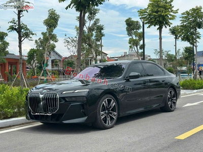 Xe BMW 7 Series 735i M Sport 2023