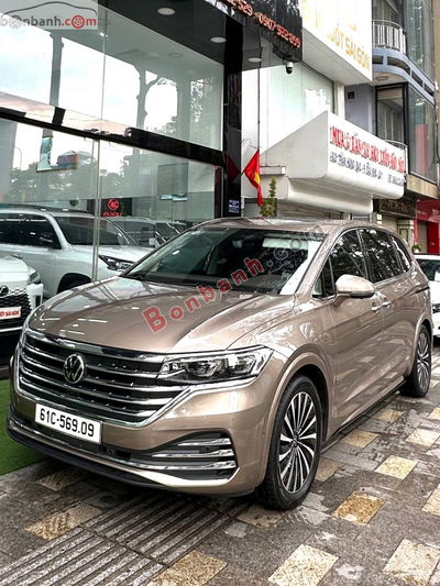 Xe Volkswagen Viloran Luxury 2024