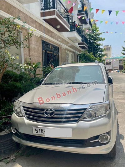 Toyota Fortuner 2.7V 4x2 AT 2015 - 468 Triệu