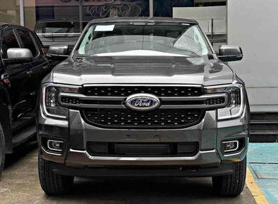 Ford Ranger siêu ưu đãi giảm giá sở hữu chỉ 2xx