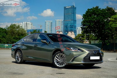 Xe Lexus ES 250 2021