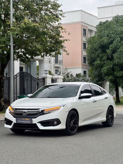 Honda Civic 1.8E Model 2019 Nhập Thái Biển số SG