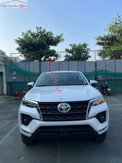 Xe Toyota Fortuner 2.4L 4x2 AT 2025