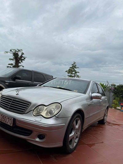 Mercedes Benz C Class 2004 C240 Avantgarde - 1500