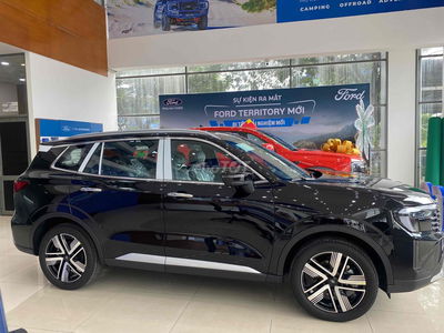 2025 Titanium X 1.5 AT bank 85%, lãi 7,5% xe sẵn