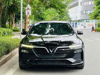 VinFast Lux A2.0 2021 - 4v1 km, siêu đẹp