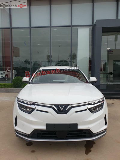 Xe VinFast VF8 Eco 2025