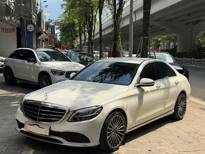 Mercedes C200 2019 - 3,6v miles lên nhiều trang bi