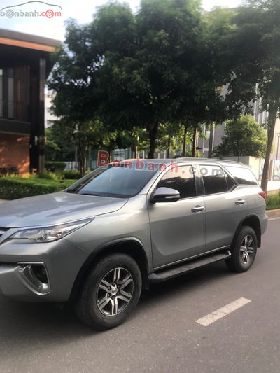 Xe Toyota Fortuner 2.4G 4x2 MT 2017