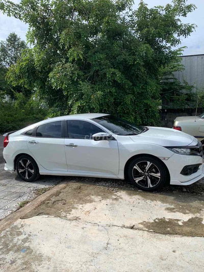 Honda Civic 2018 1.8 E - 60000 km đăng ký 2017