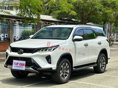 Xe Toyota Fortuner 2.8V 4x4 AT Legender 2021