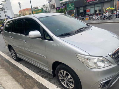 Toyota Innova 2016 2.0V - 95000 km