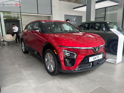 Xe VinFast VF7 Eco 2025