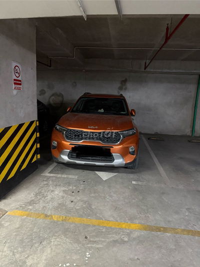 Kia Sonet 2021 Luxury AT - 60000 km