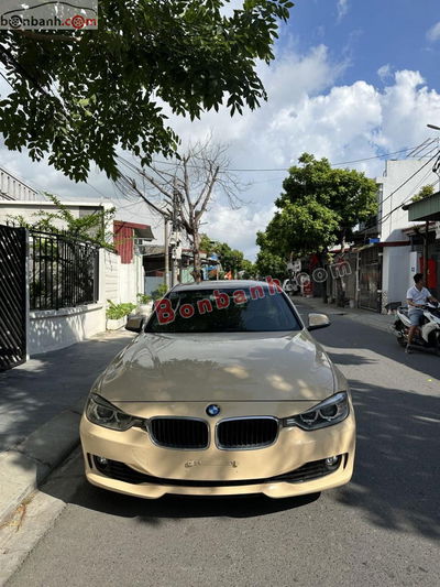 Xe BMW 3 Series 320i 2012