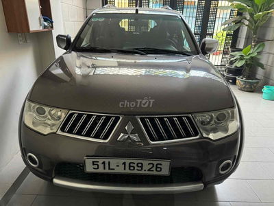 Mitsubishi Pajero Sport máy dầu số tự động