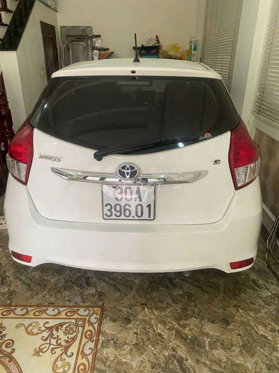 Xe yaris 2014 màu trắng