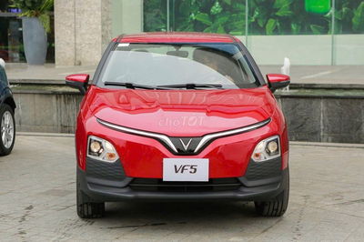 Vf5 trả trước 0Đ, lắp trạm sạc nhà 10 năm miễn phí