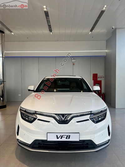 Xe VinFast VF8 Eco 2025