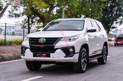 Xe Toyota Fortuner 2.7V 4x2 AT TRD 2019