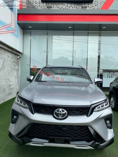Xe Toyota Fortuner Legender 2.4L 4x2 AT 2025