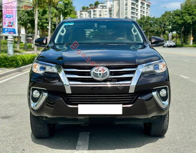 Xe Toyota Fortuner 2.7V 4x2 AT 2017