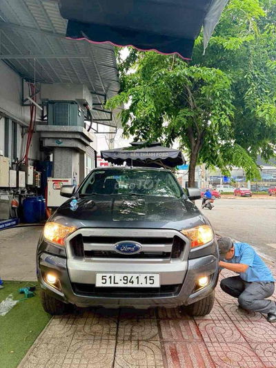 Ranger XLS model 2016 số tự động.