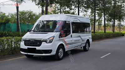Xe Ford Transit Tiêu chuẩn 2024
